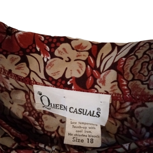 Queen Casuals Red & Tan Flower Design Peasant Style Plus Top with Tie Neck 18 - Picture 3 of 8